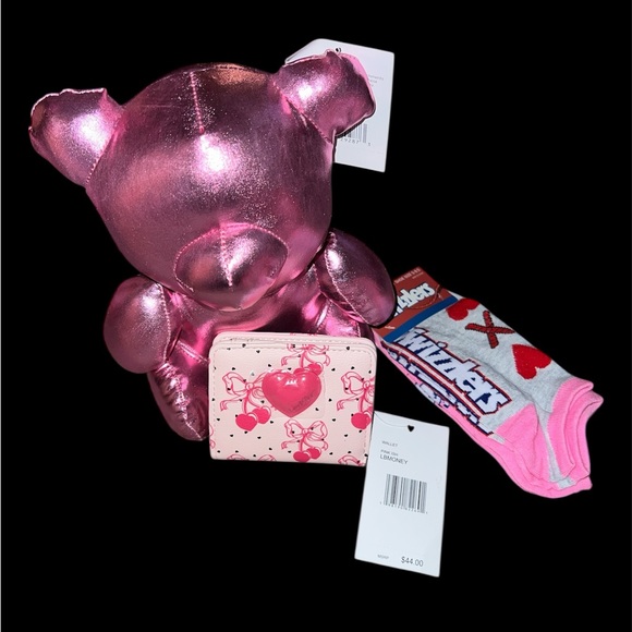Betsey Johnson Wallet,Pink Metallic Bear and  Twizzlers Socks bundle - Picture 4 of 7